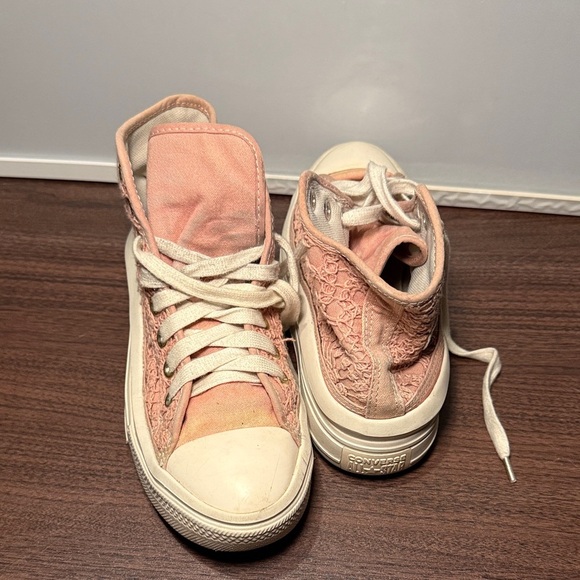 Converse Kid’s Lace Pink and Cream High-Tops - Picture 2 of 5